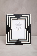 Donato 5In X 7In Black And White Stripe Photo Frame
